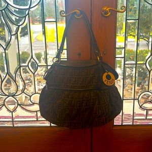 🌹🍃Authentic FENDI Tobacco Zucca Large Bag🍃🌹